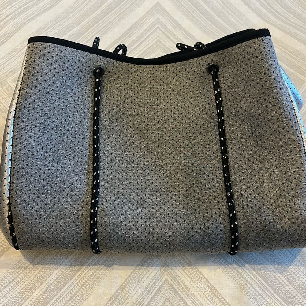 Ah-Dorned Women’s Silver/Heather Grey Neoprene Tote Bag with Small Zip Bag